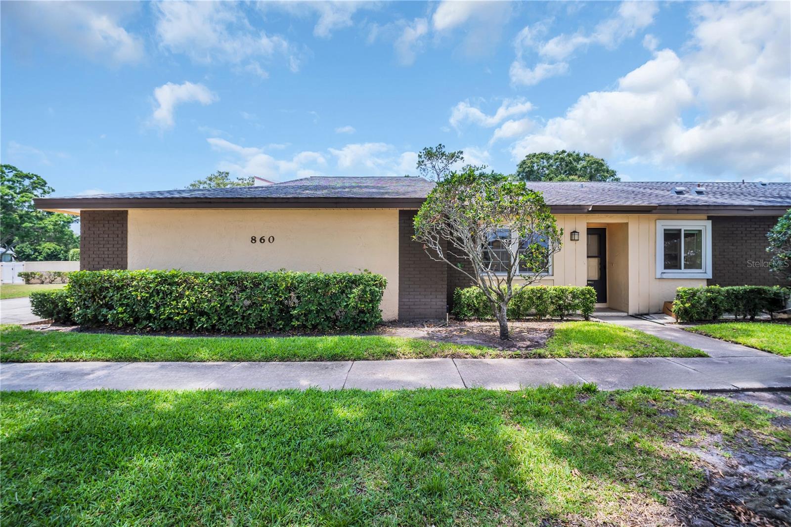 Image 3 of 46 For 860 Maclaren Drive N A