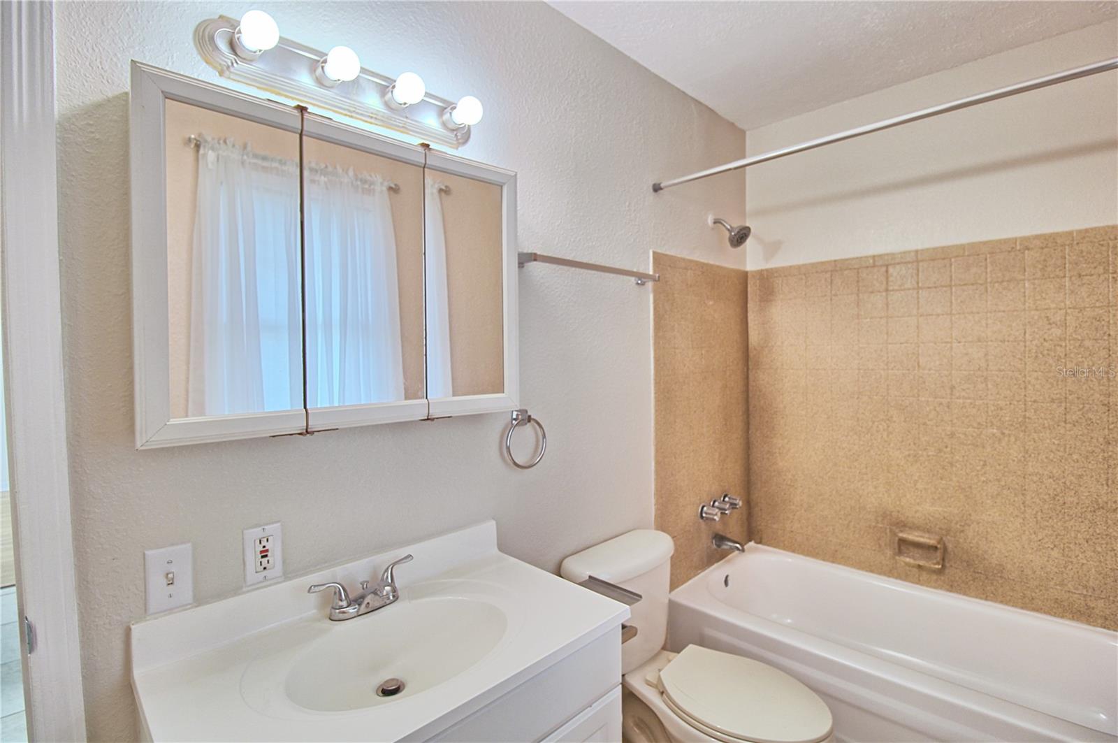 Image 11 of 35 For 13755 Orange Sunset Drive 101