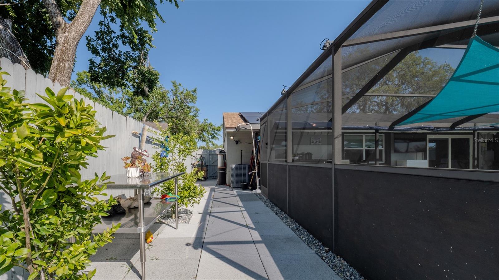 Image 40 of 45 For 12416 Queensland Lane