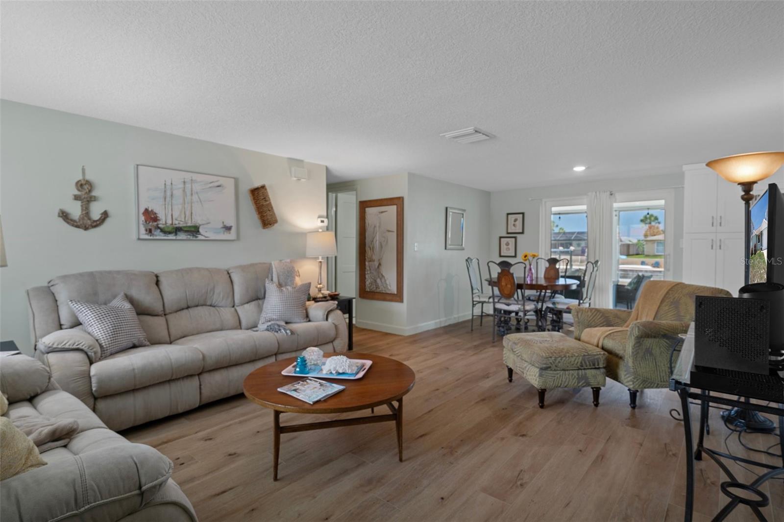 Image 6 of 30 For 15713 Century Drive