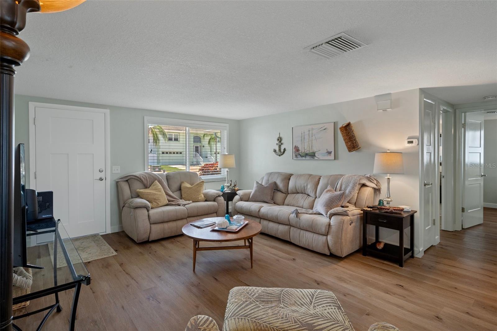 Image 7 of 30 For 15713 Century Drive