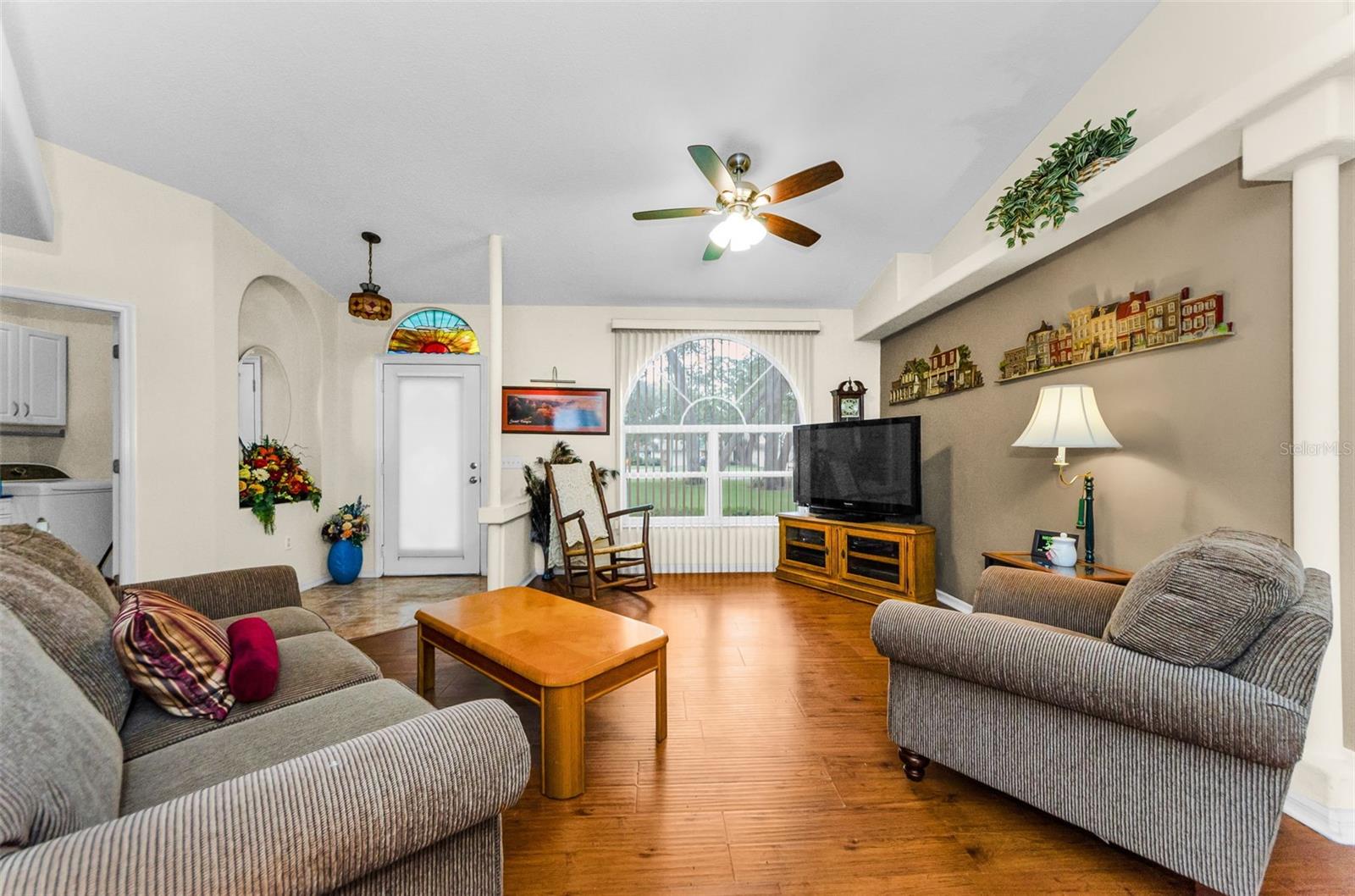Image 10 of 48 For 8060 Timberlake Avenue