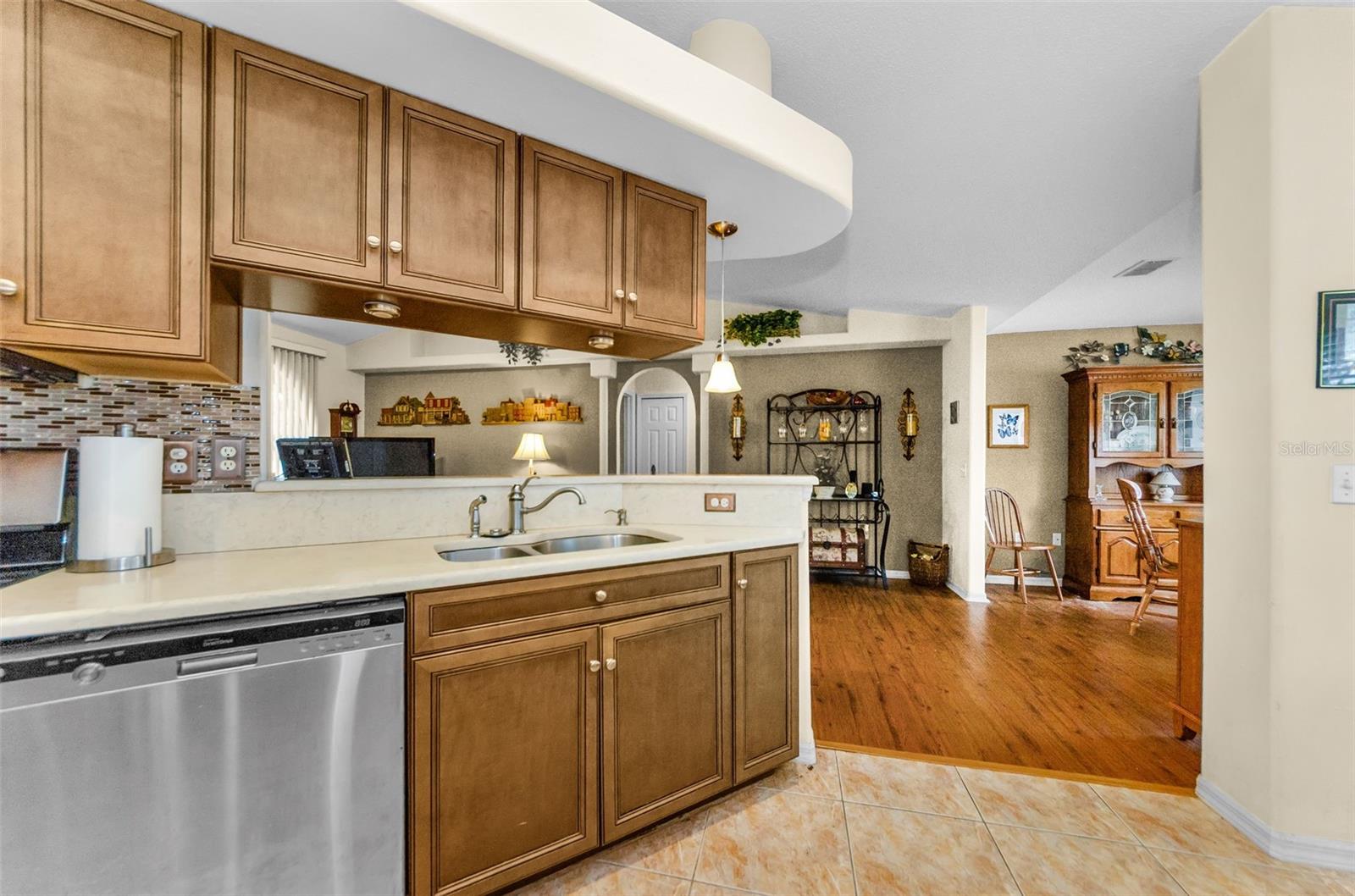 Image 18 of 48 For 8060 Timberlake Avenue