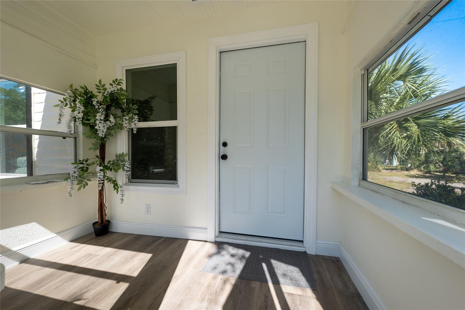 Image 12 of 61 For 2128 13th Street S