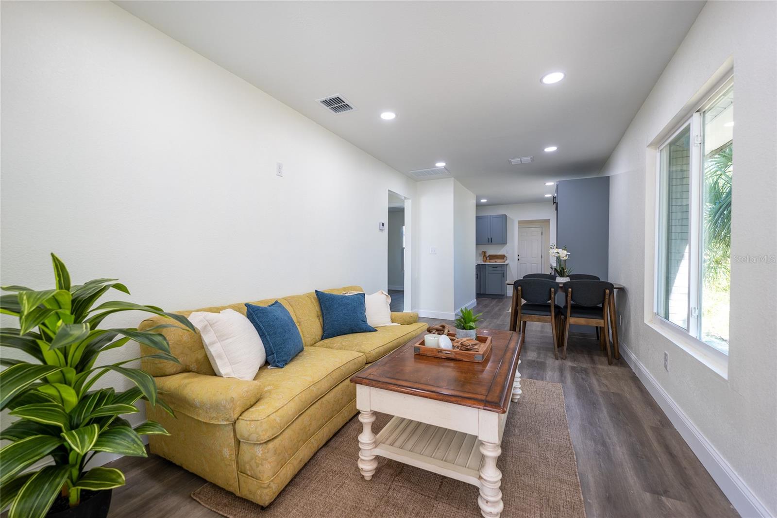 Image 13 of 61 For 2128 13th Street S