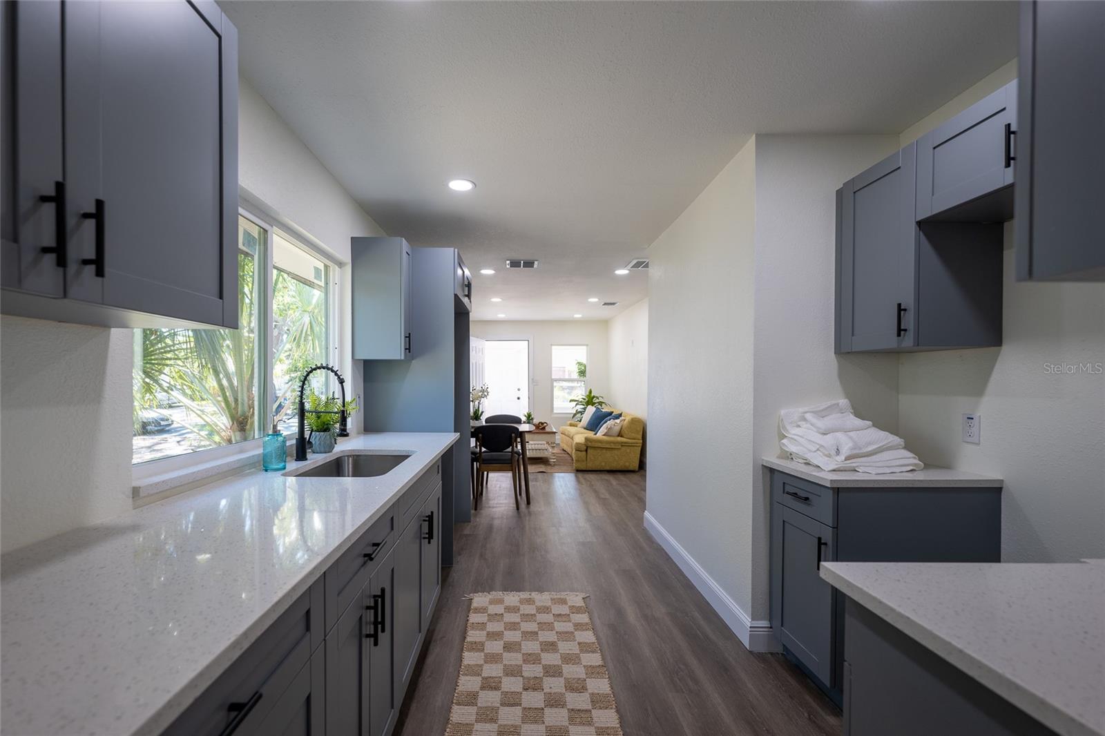 Image 17 of 61 For 2128 13th Street S