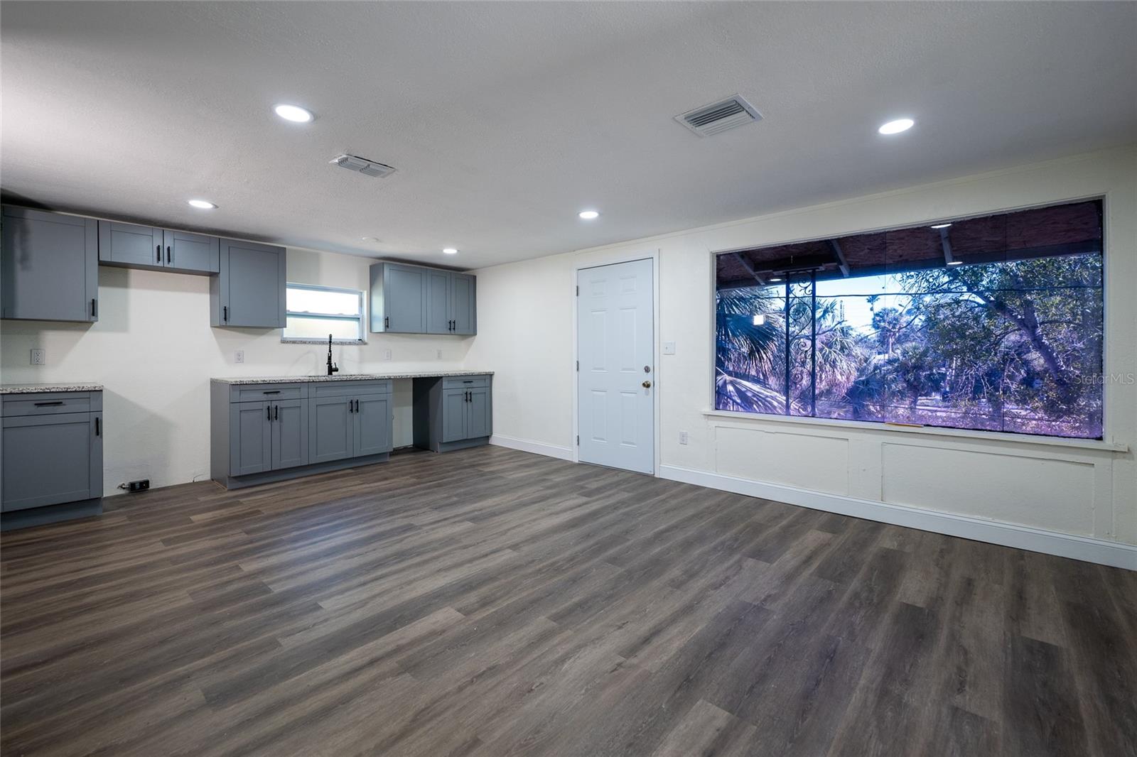 Image 19 of 61 For 2128 13th Street S