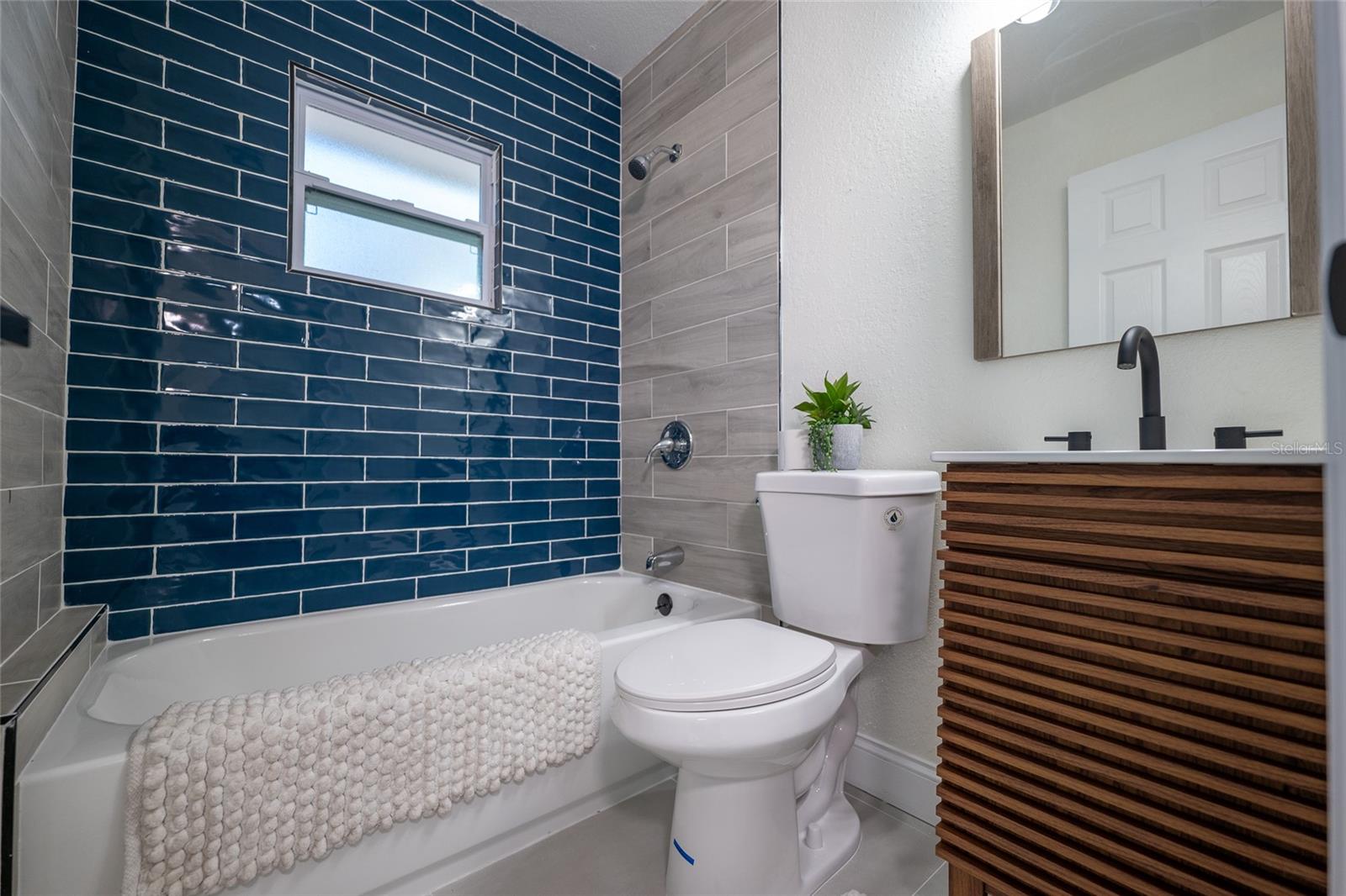Image 39 of 61 For 2128 13th Street S