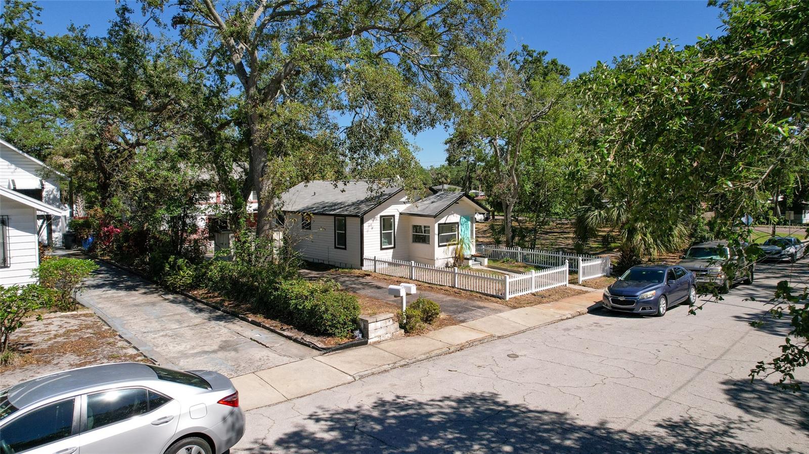 Image 4 of 61 For 2128 13th Street S