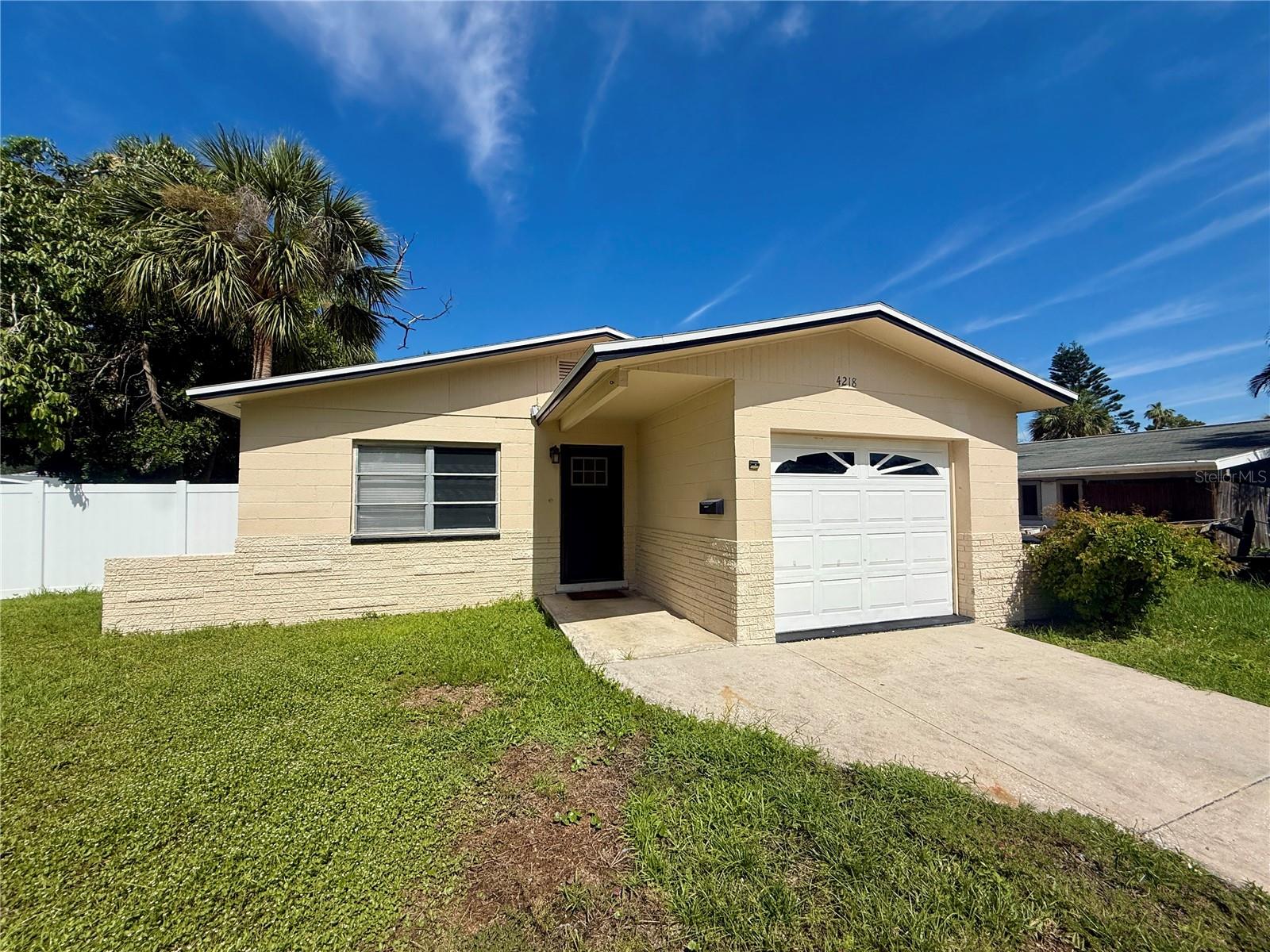 Details for 4218 Des Moines Street Ne, ST PETERSBURG, FL 33703