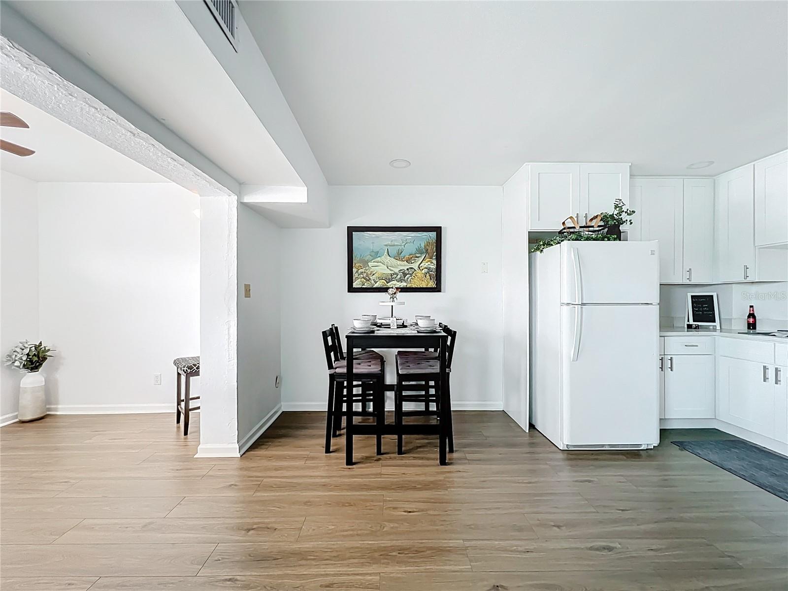 Image 11 of 33 For 11447 Park Boulevard 205