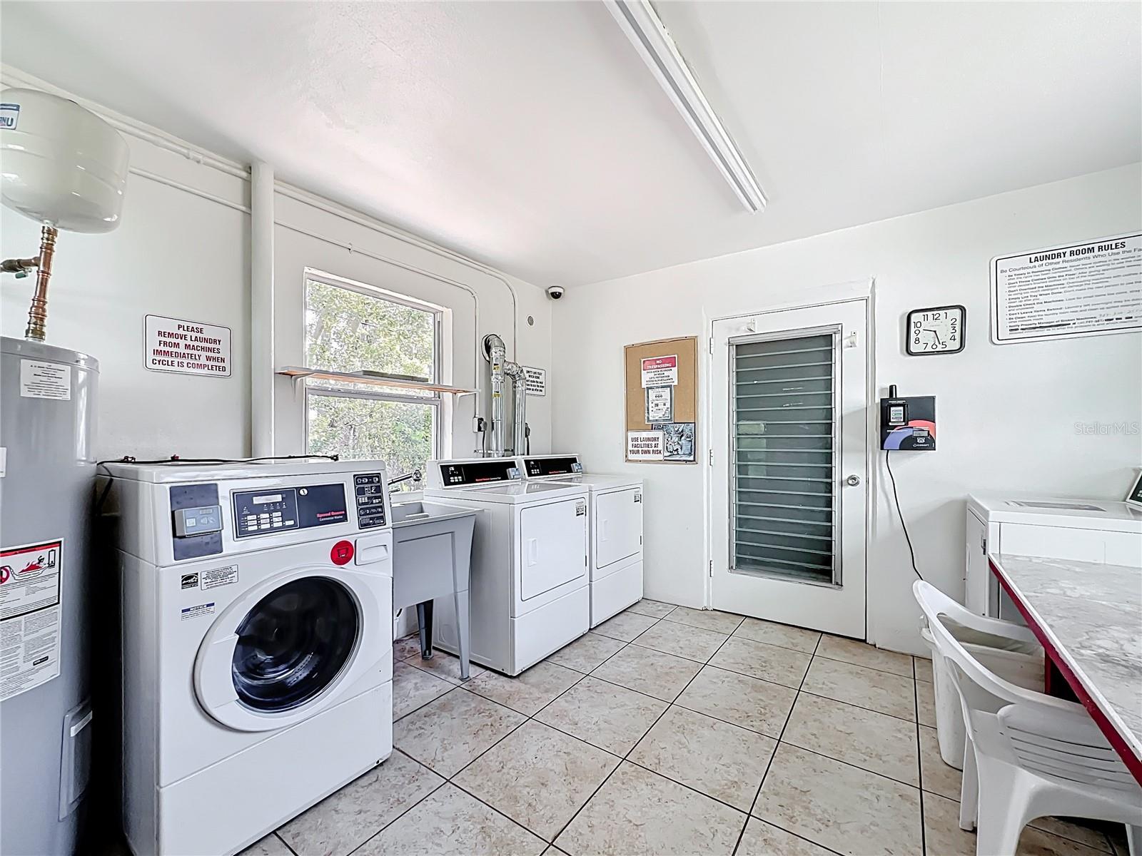 Image 23 of 33 For 11447 Park Boulevard 205