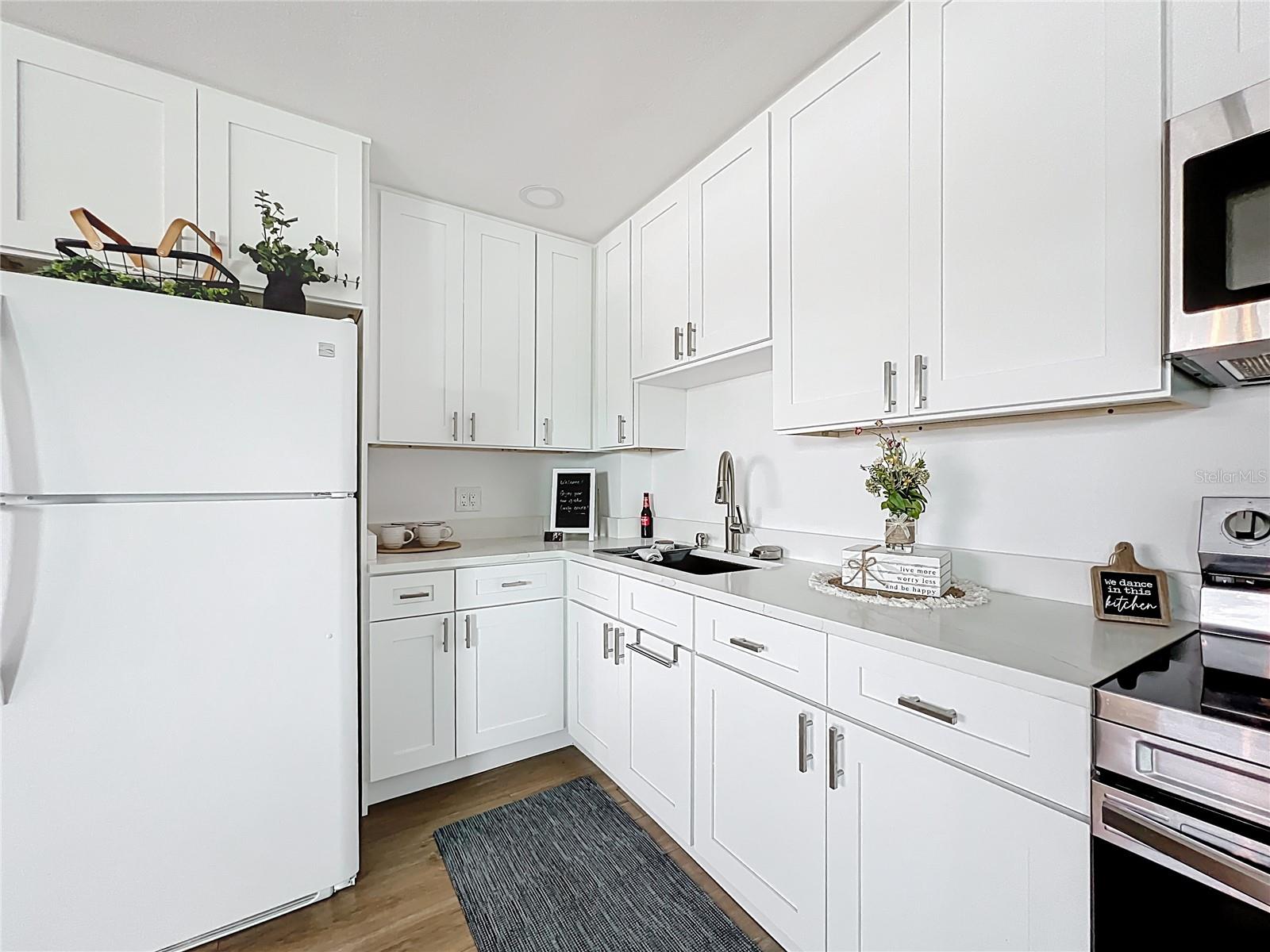 Image 9 of 33 For 11447 Park Boulevard 205