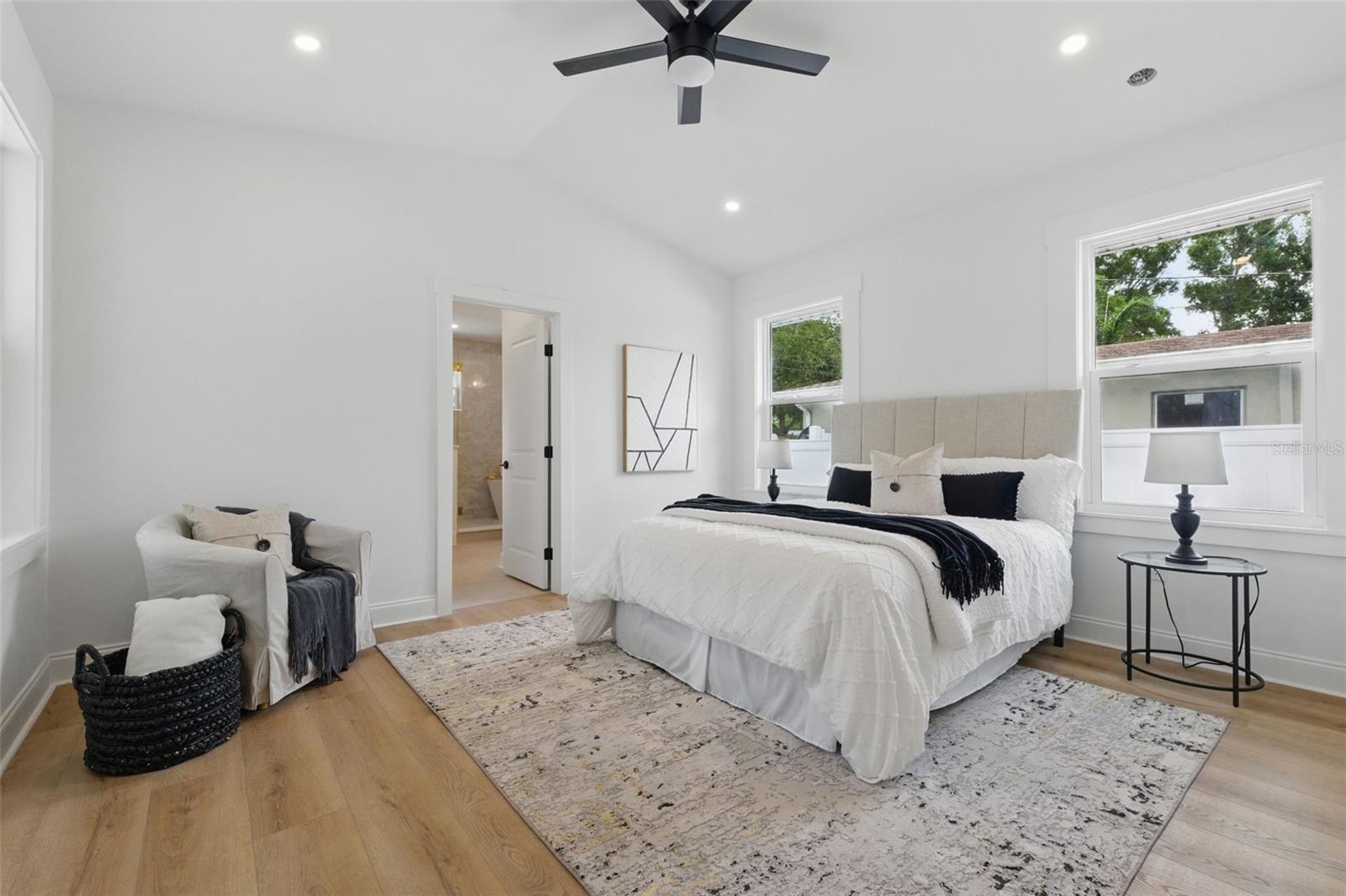 Image 26 of 40 For 791 44th Avenue N