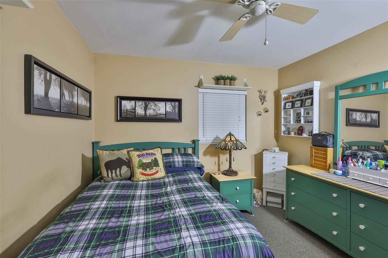 Listing photo id 21 for 6401 15th Street N