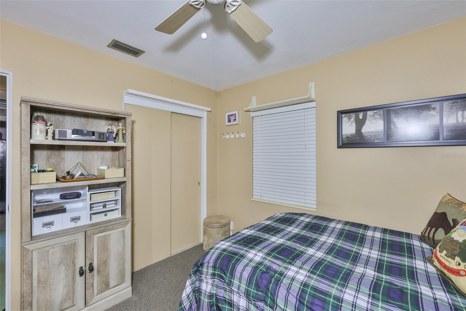 Listing photo id 22 for 6401 15th Street N