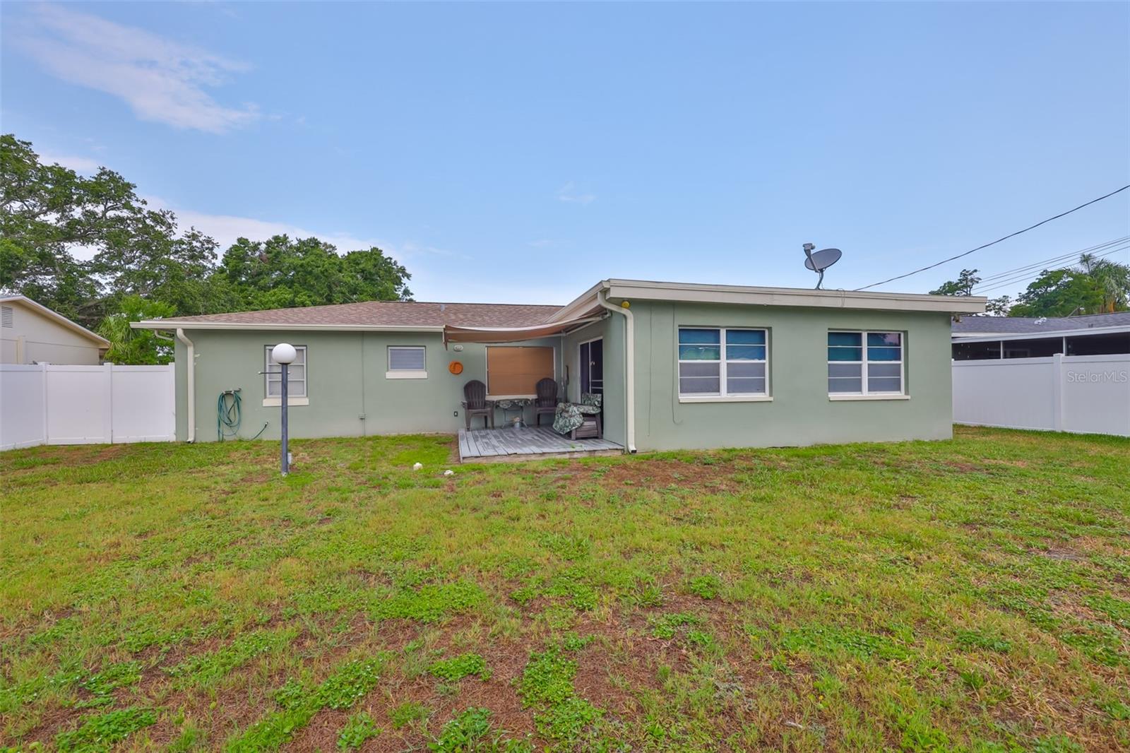 Listing photo id 27 for 6401 15th Street N