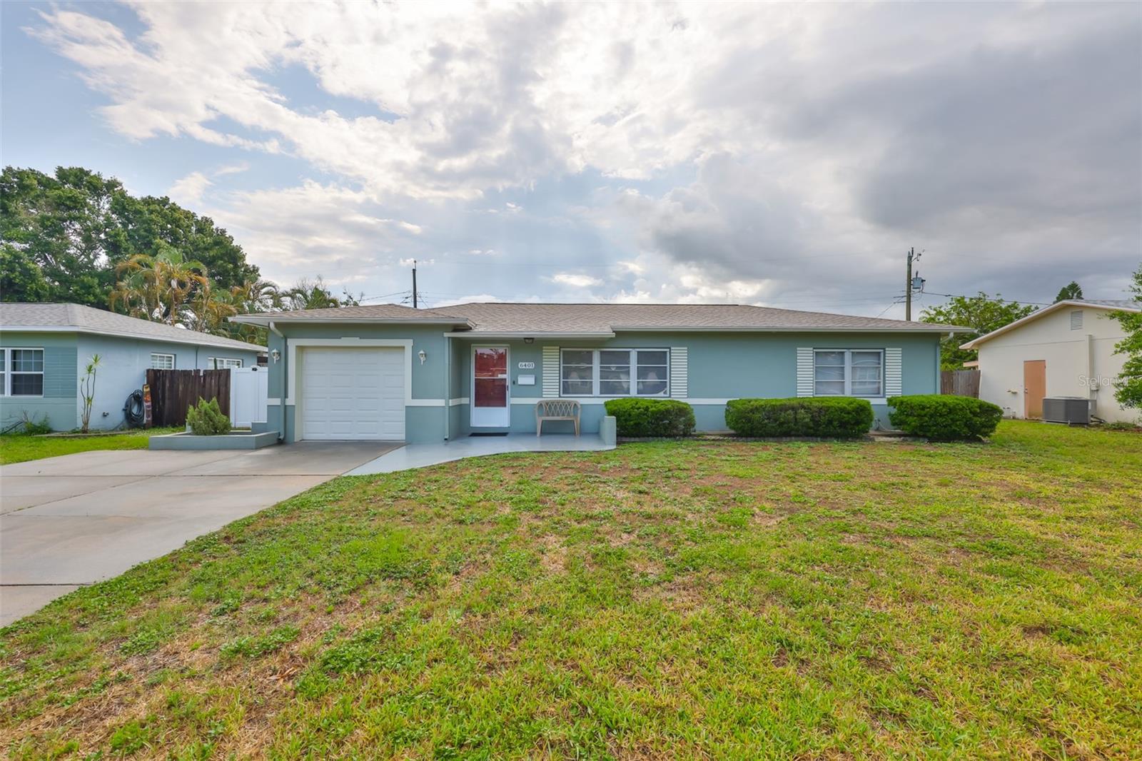 Listing photo id 30 for 6401 15th Street N