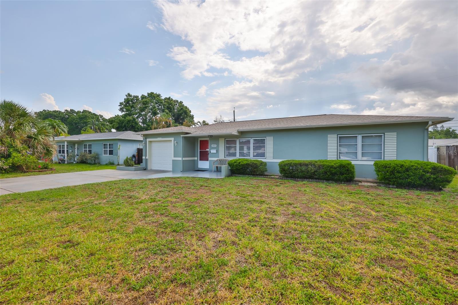 Listing photo id 31 for 6401 15th Street N