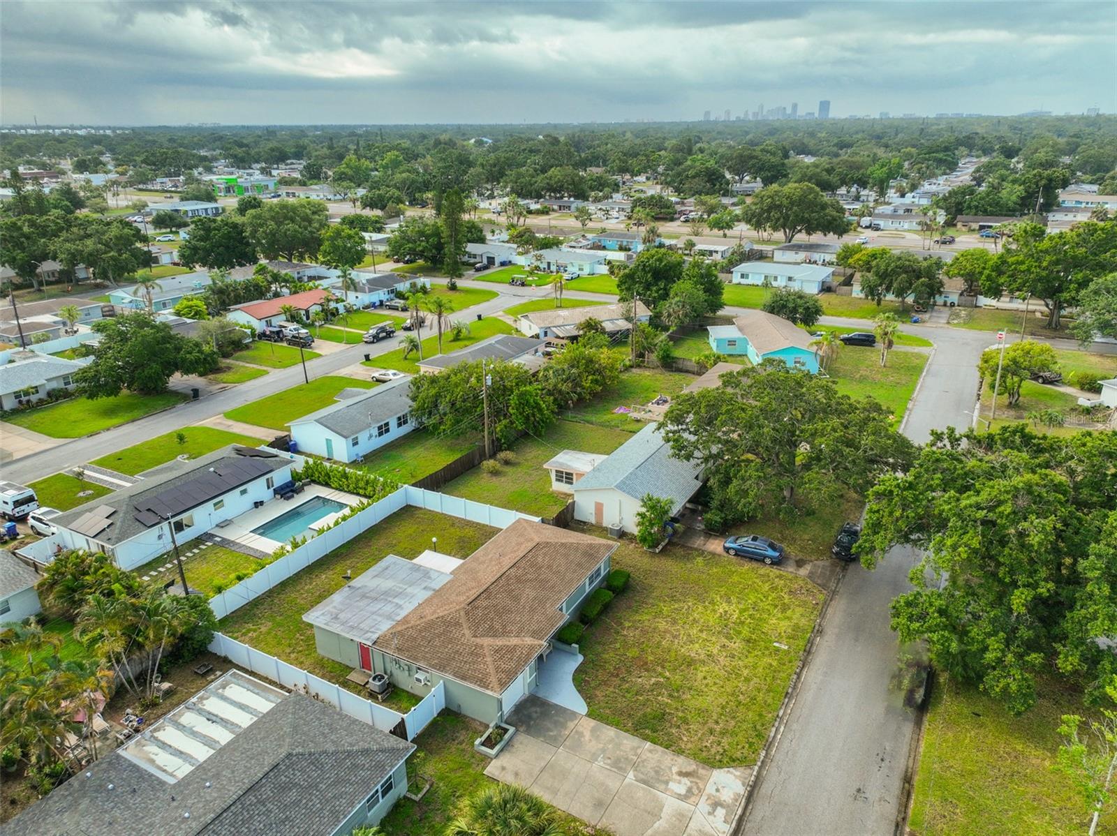 Listing photo id 34 for 6401 15th Street N