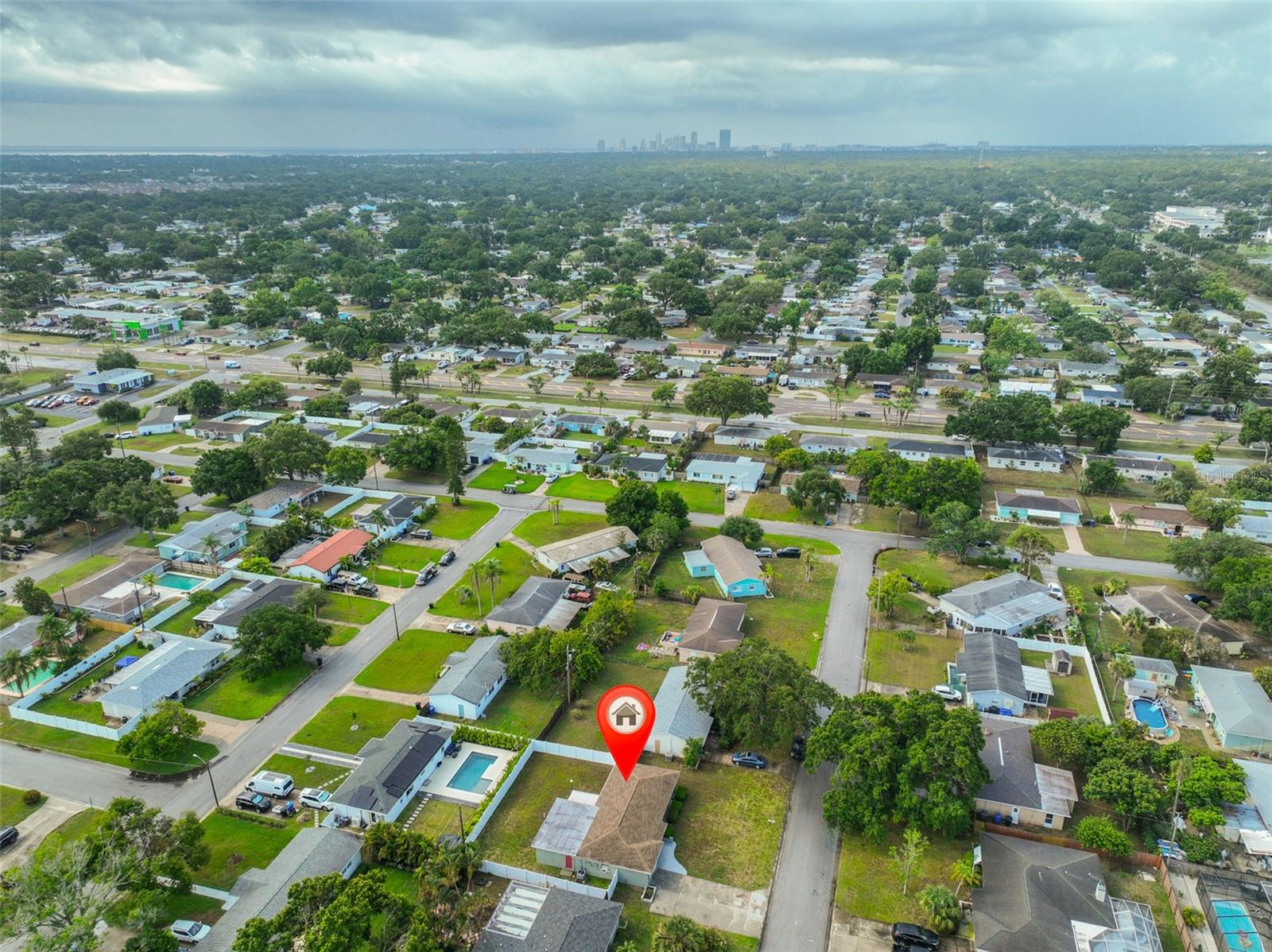 Listing photo id 35 for 6401 15th Street N