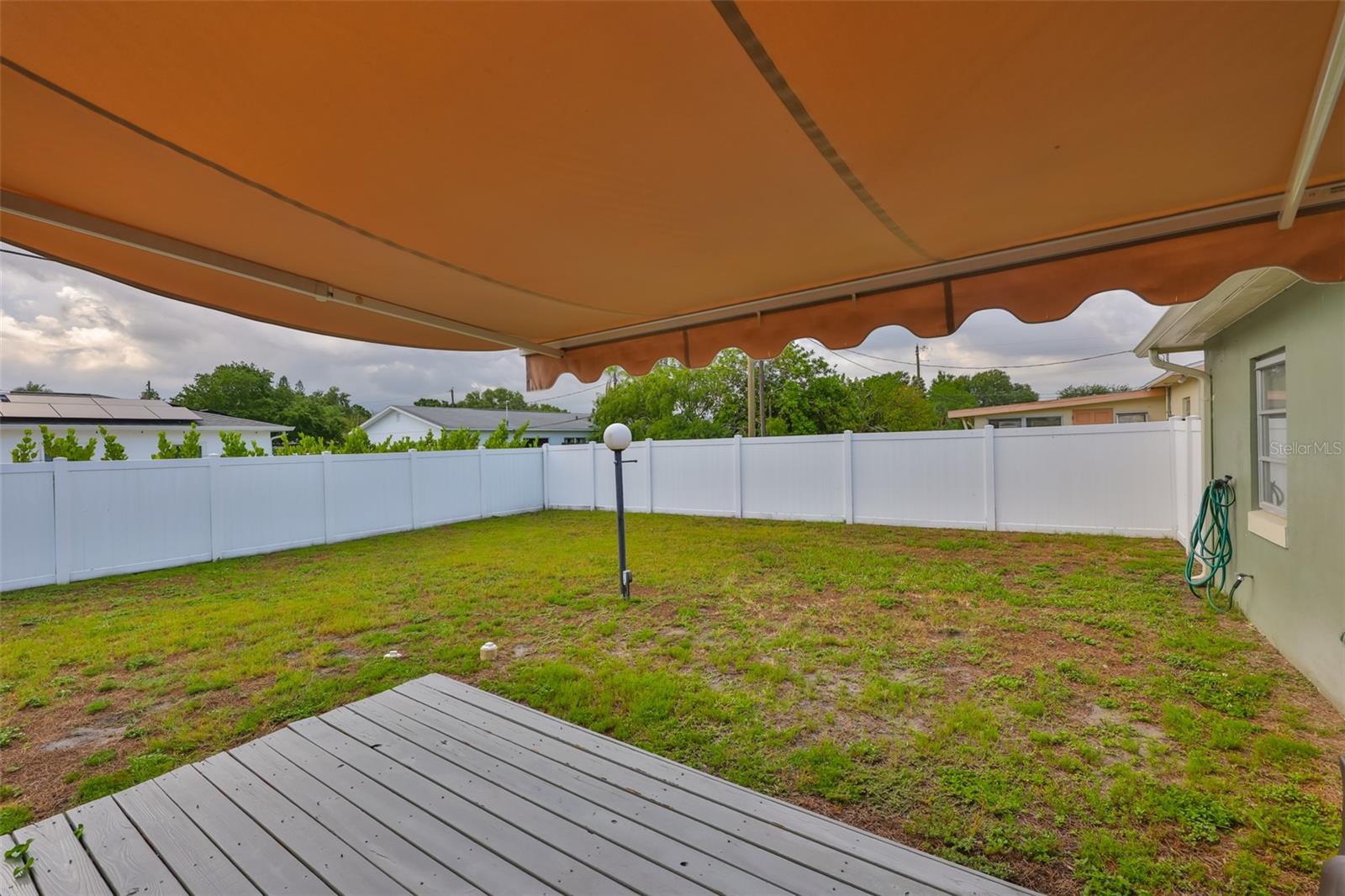 Listing photo id 3 for 6401 15th Street N