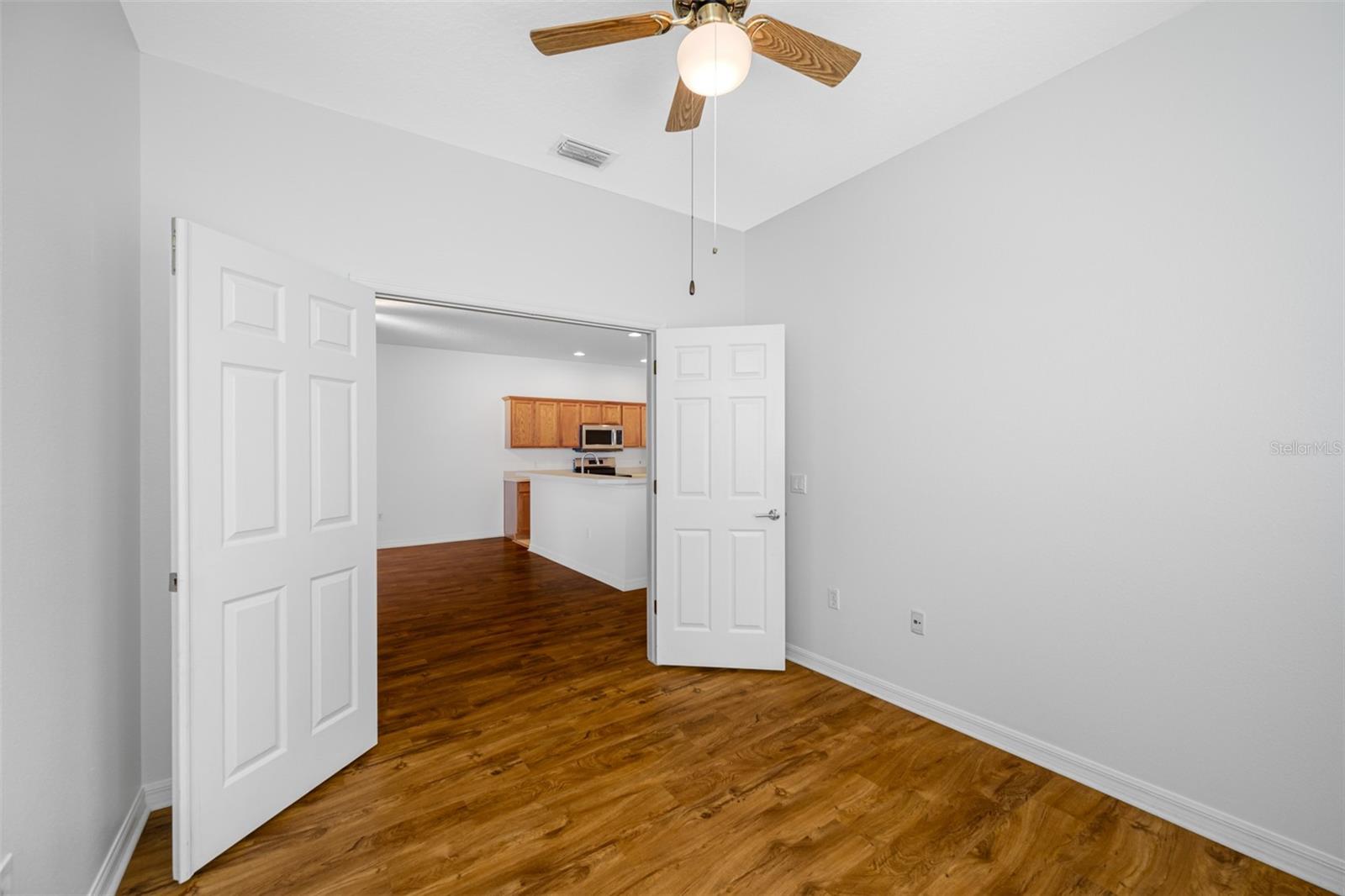 Listing photo id 25 for 10255 Devonshire Lake Drive