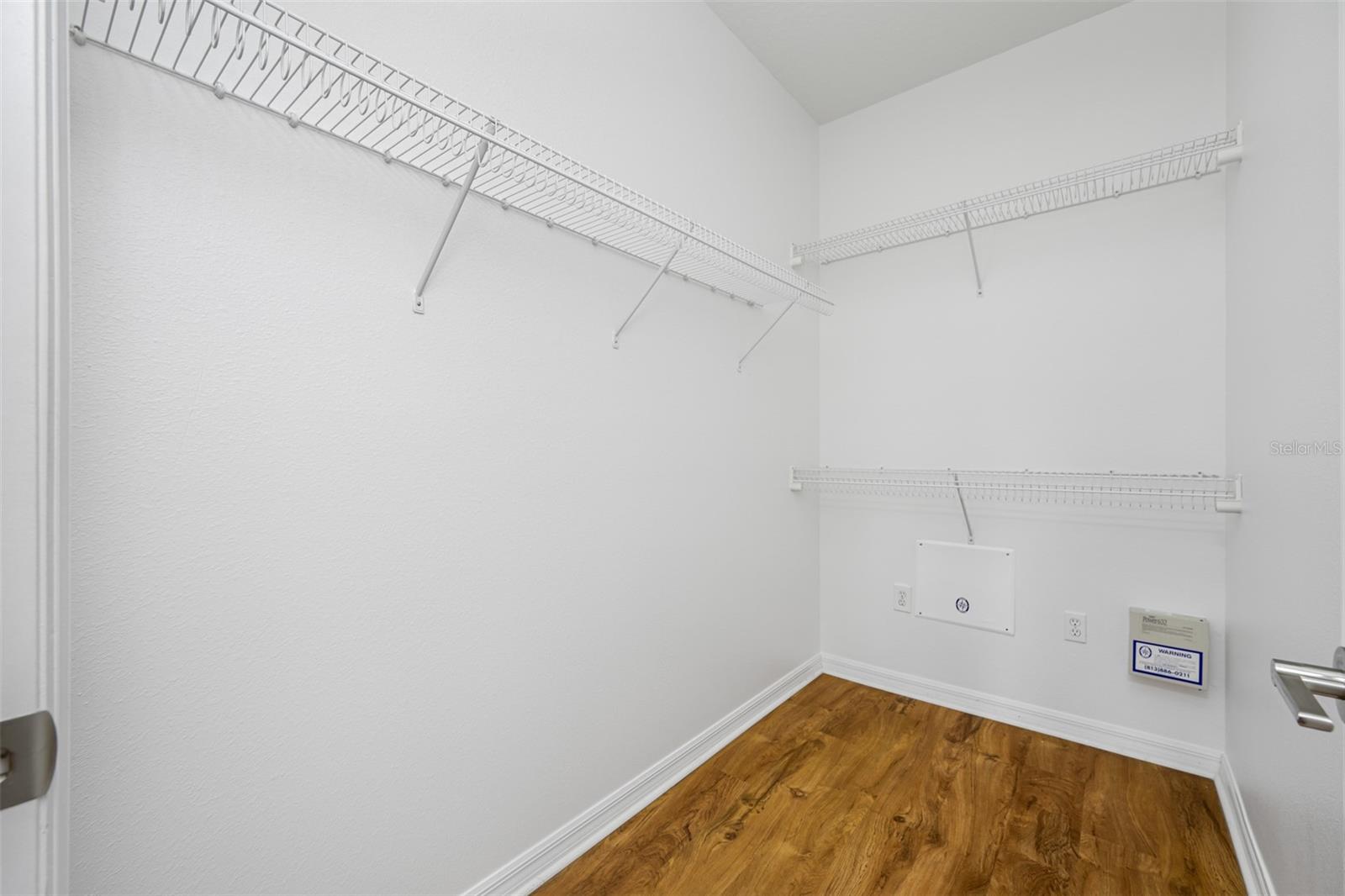 Listing photo id 30 for 10255 Devonshire Lake Drive