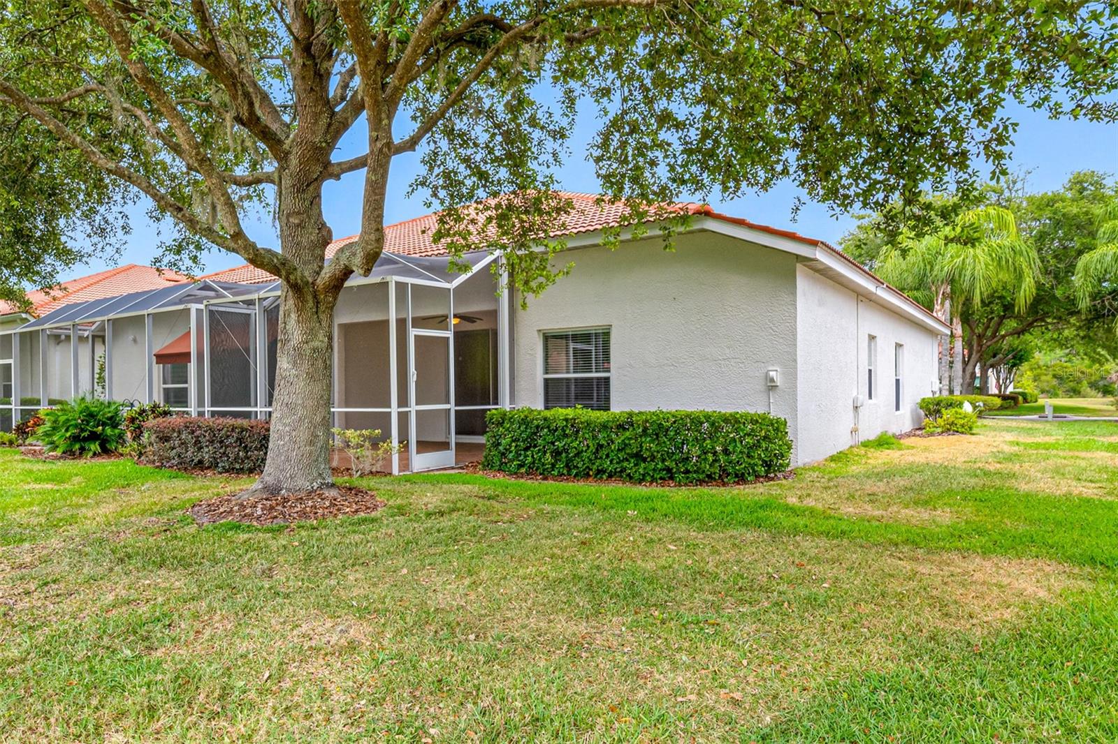 Listing photo id 40 for 10255 Devonshire Lake Drive