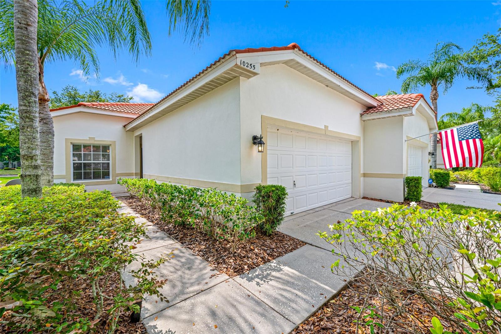 Listing photo id 46 for 10255 Devonshire Lake Drive