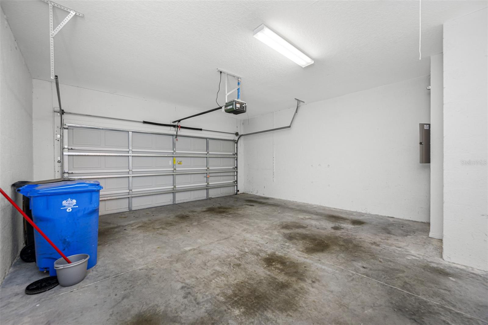 Listing photo id 48 for 10255 Devonshire Lake Drive