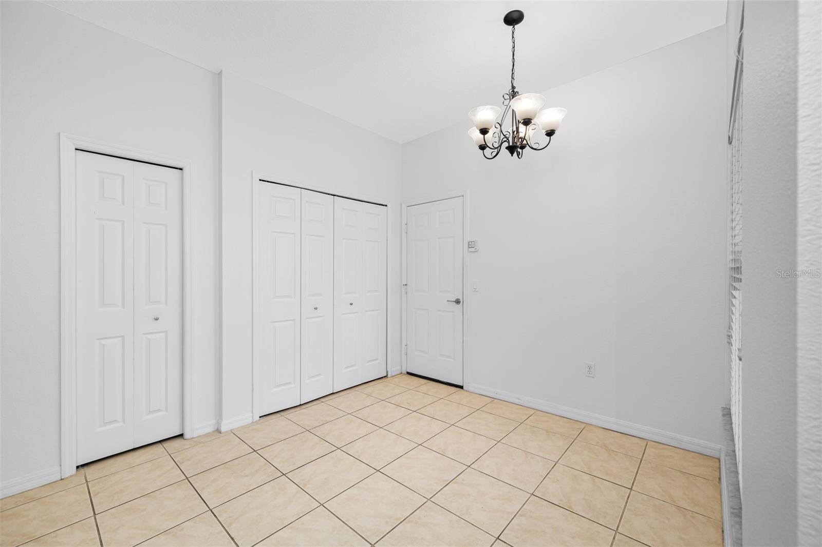 Listing photo id 5 for 10255 Devonshire Lake Drive