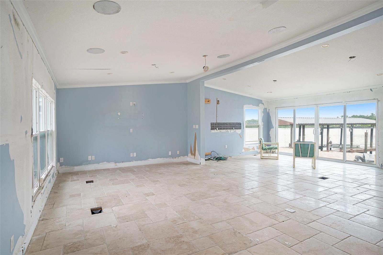 Image 7 of 34 For 9910 Alavista Drive
