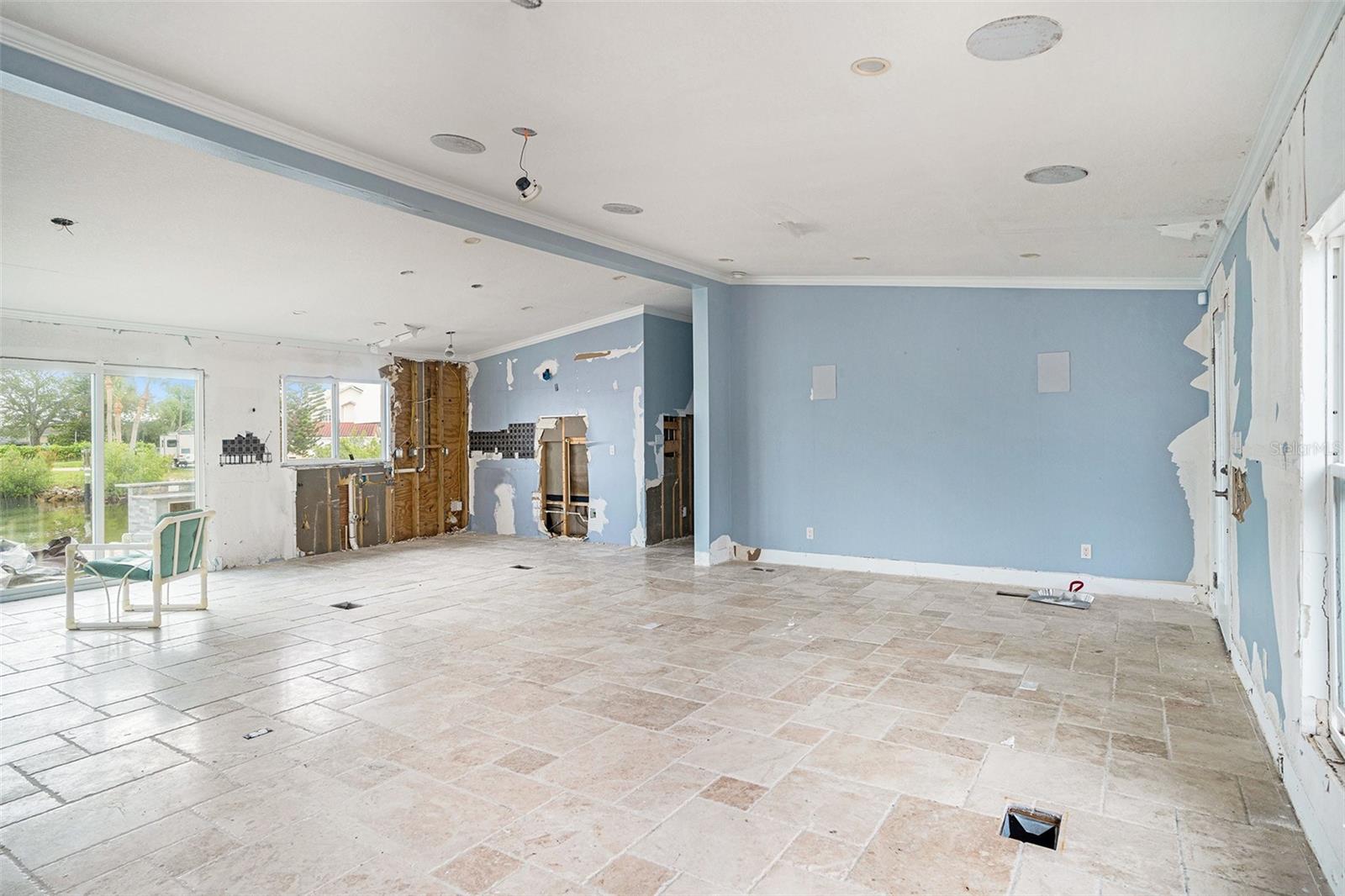 Image 8 of 34 For 9910 Alavista Drive