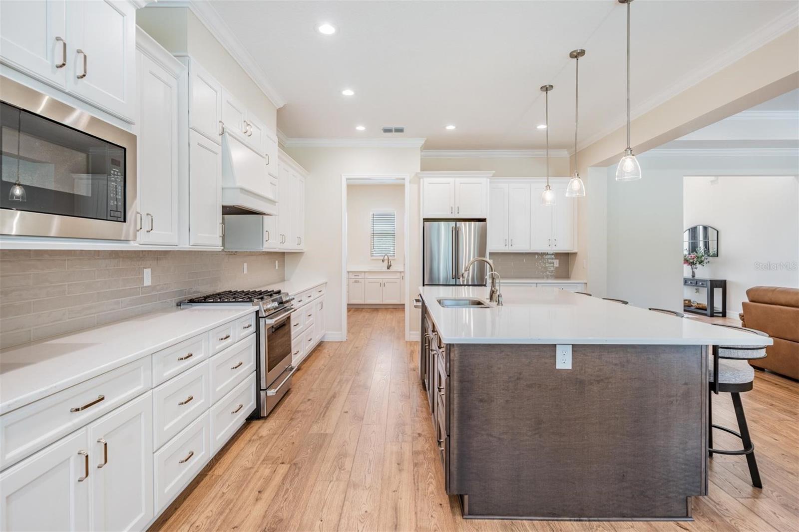 Image 17 of 76 For 17566 Hyland Lane