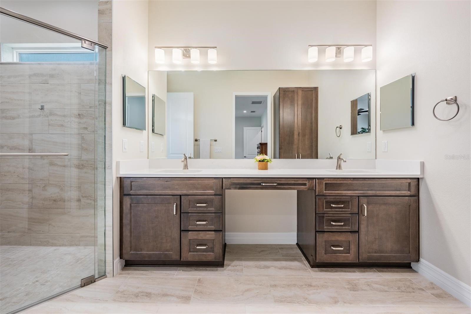 Image 30 of 76 For 17566 Hyland Lane