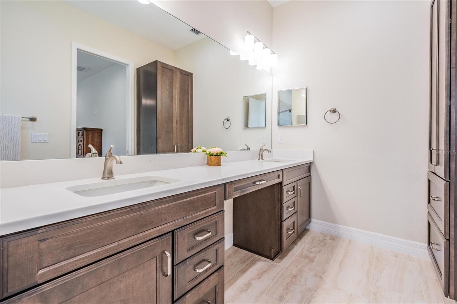 Image 31 of 76 For 17566 Hyland Lane