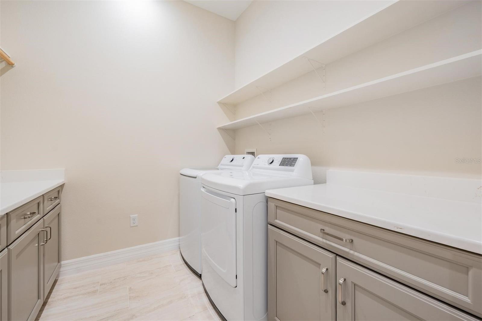 Image 33 of 76 For 17566 Hyland Lane