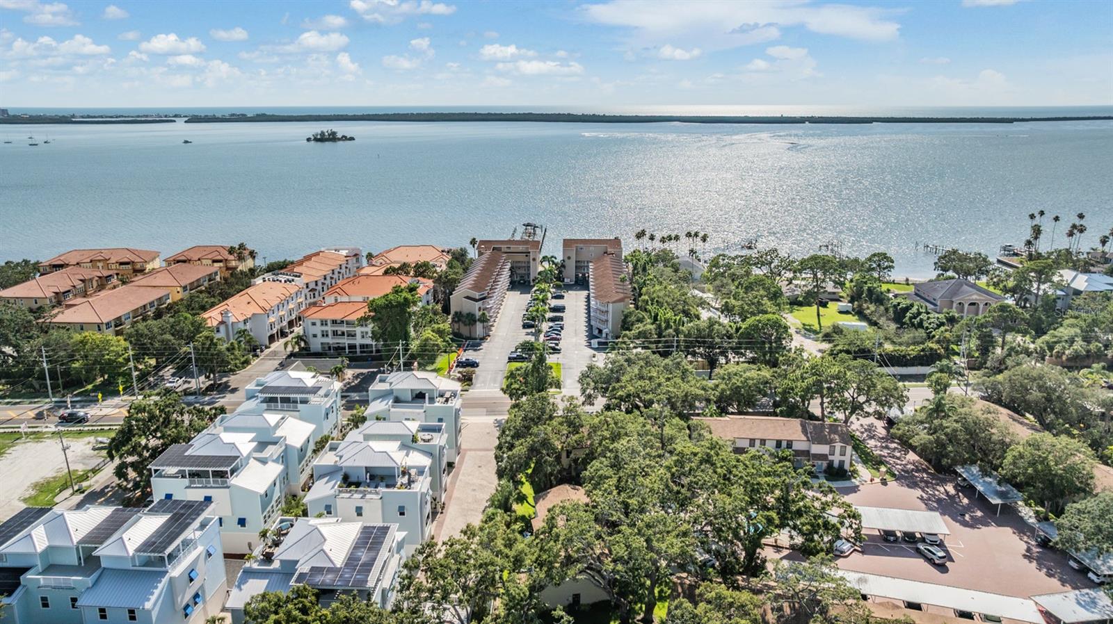 Image 24 of 27 For 1515 Bayshore Boulevard 38