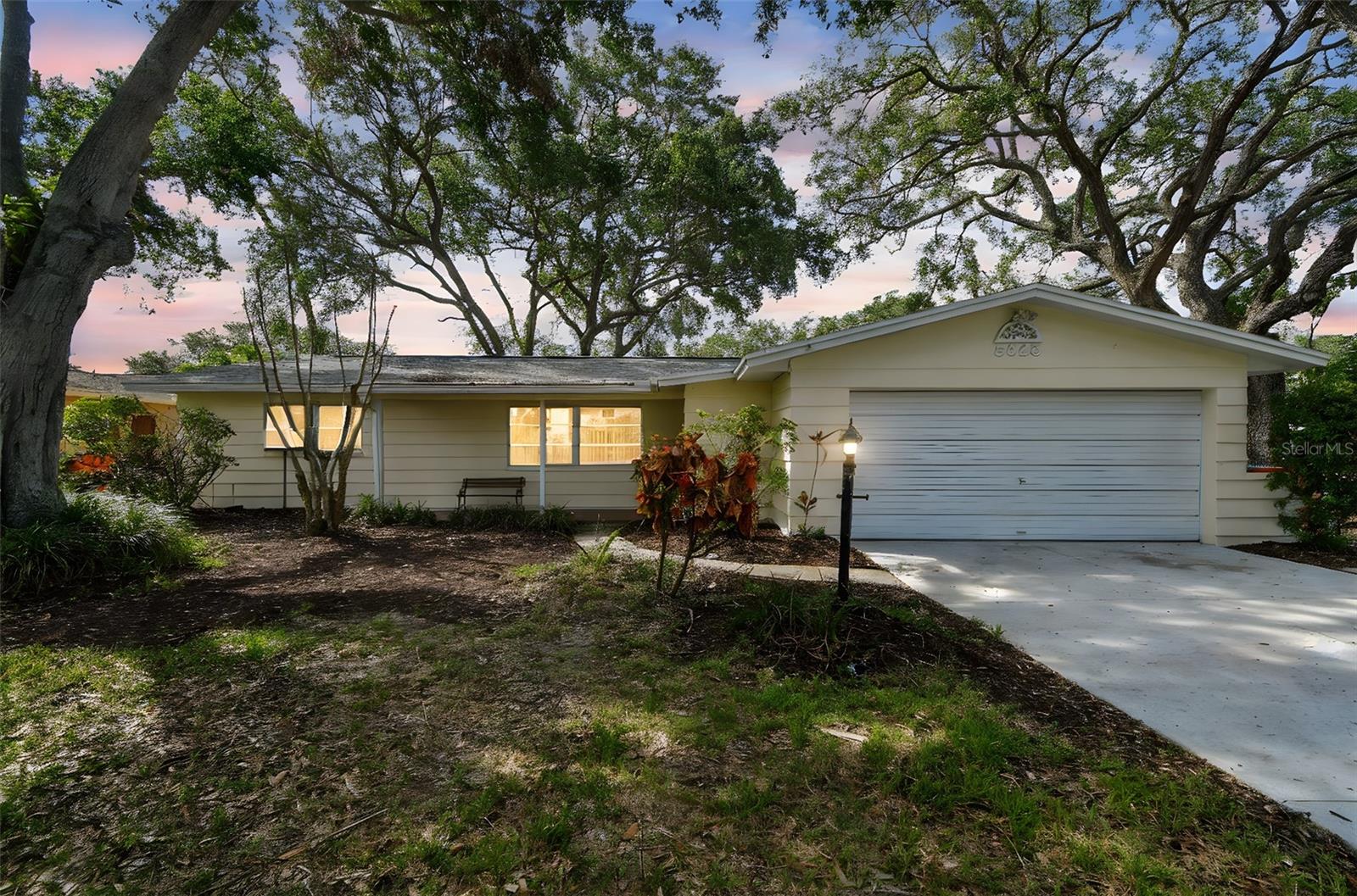 Details for 5825 Oakhurst Drive, SEMINOLE, FL 33772