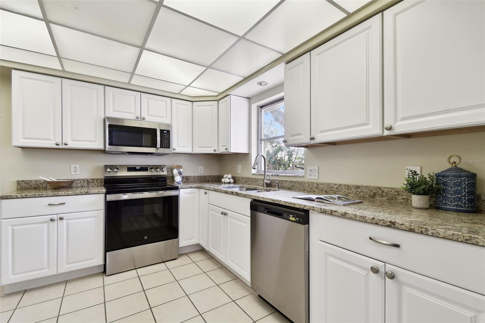 Image 15 of 48 For 5825 Oakhurst Drive