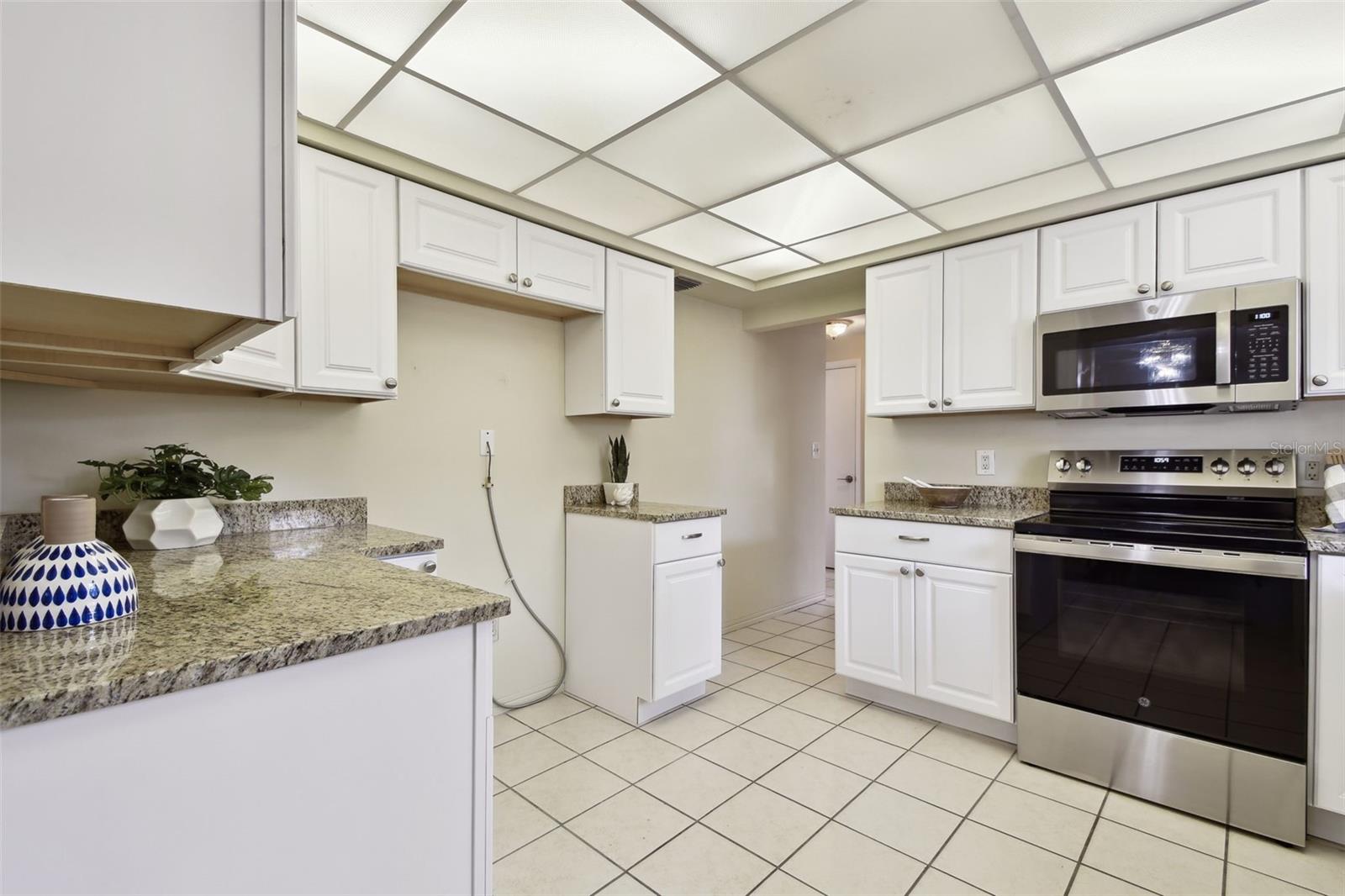 Image 16 of 48 For 5825 Oakhurst Drive