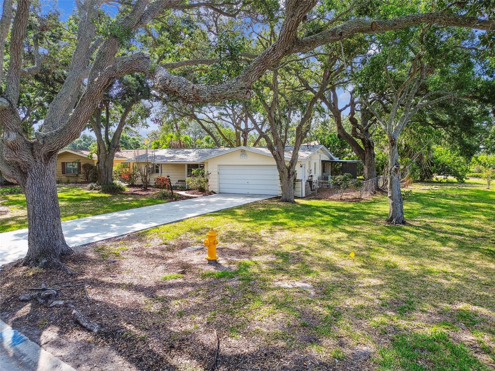 Image 3 of 48 For 5825 Oakhurst Drive