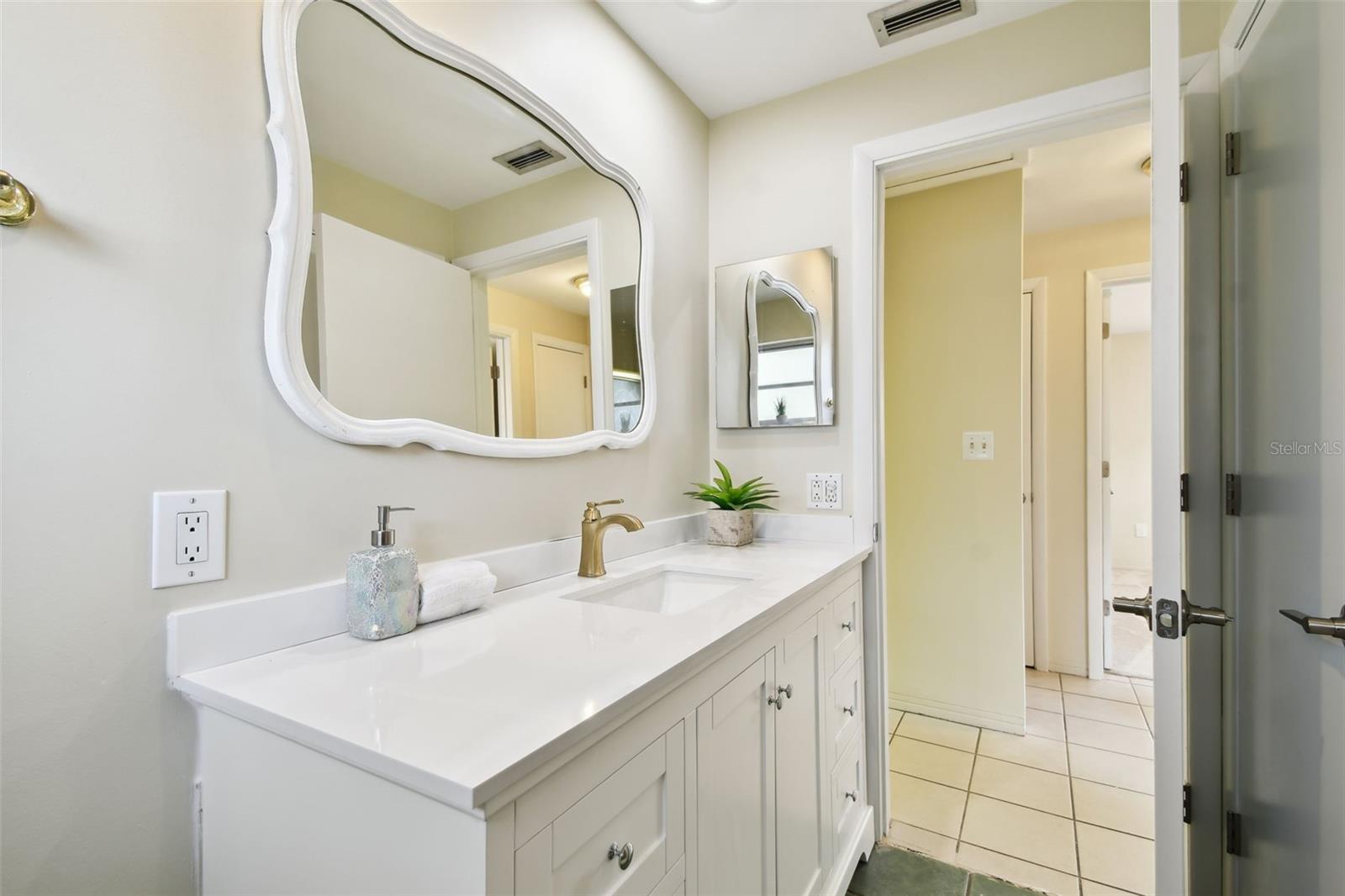 Image 33 of 48 For 5825 Oakhurst Drive