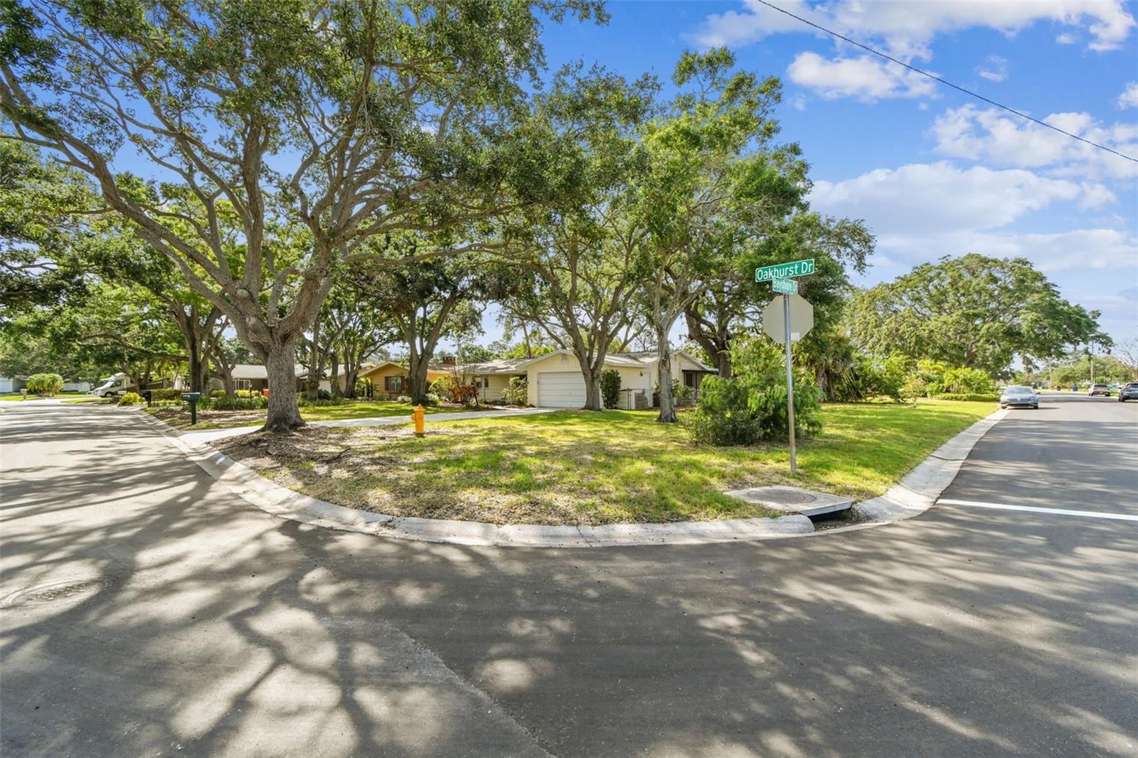 Image 4 of 48 For 5825 Oakhurst Drive