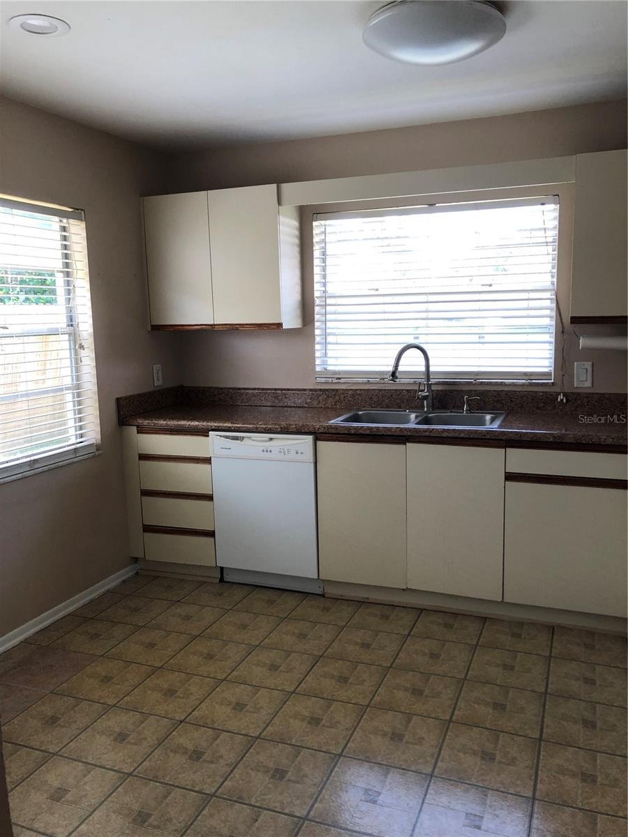 Image 3 of 21 For 6125 Morningdale Avenue
