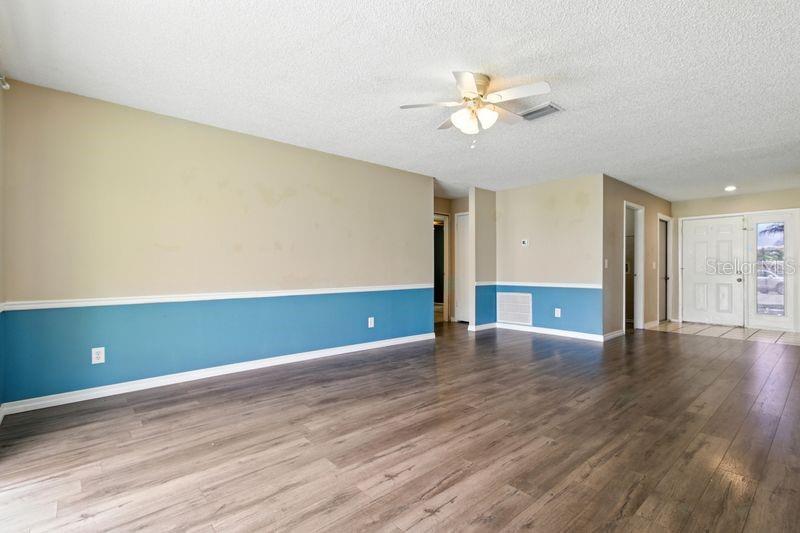 Image 5 of 21 For 6125 Morningdale Avenue
