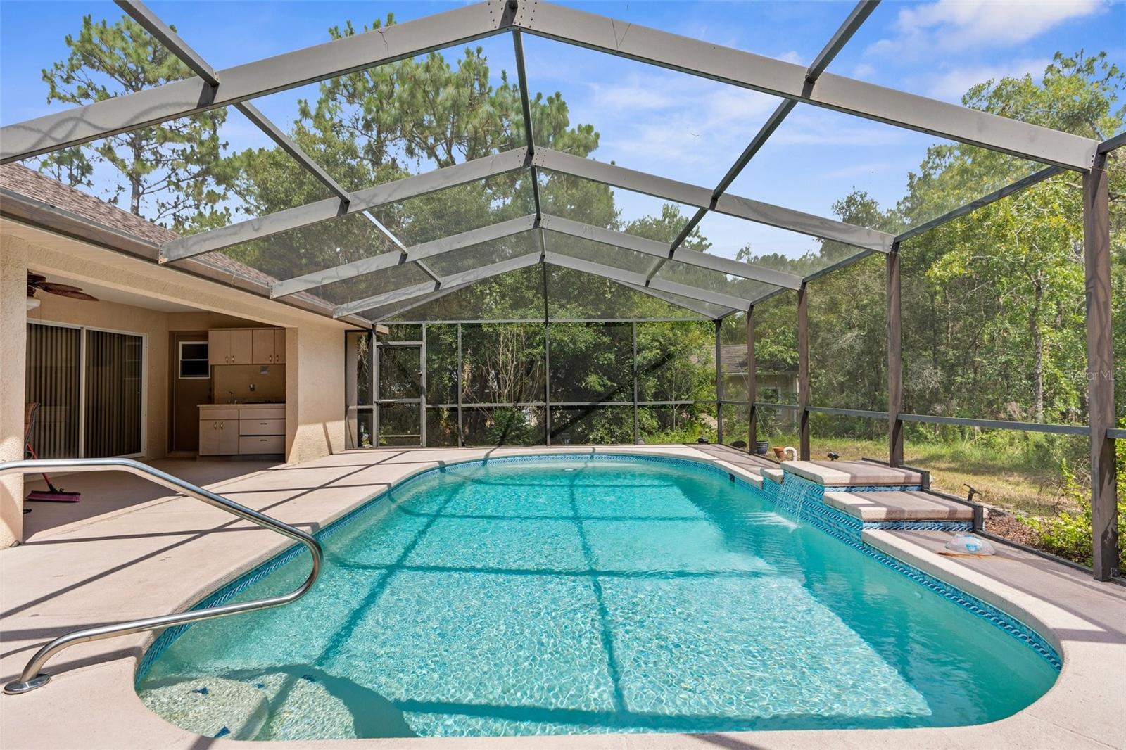 Listing photo id 29 for 8518 Linwood Loop