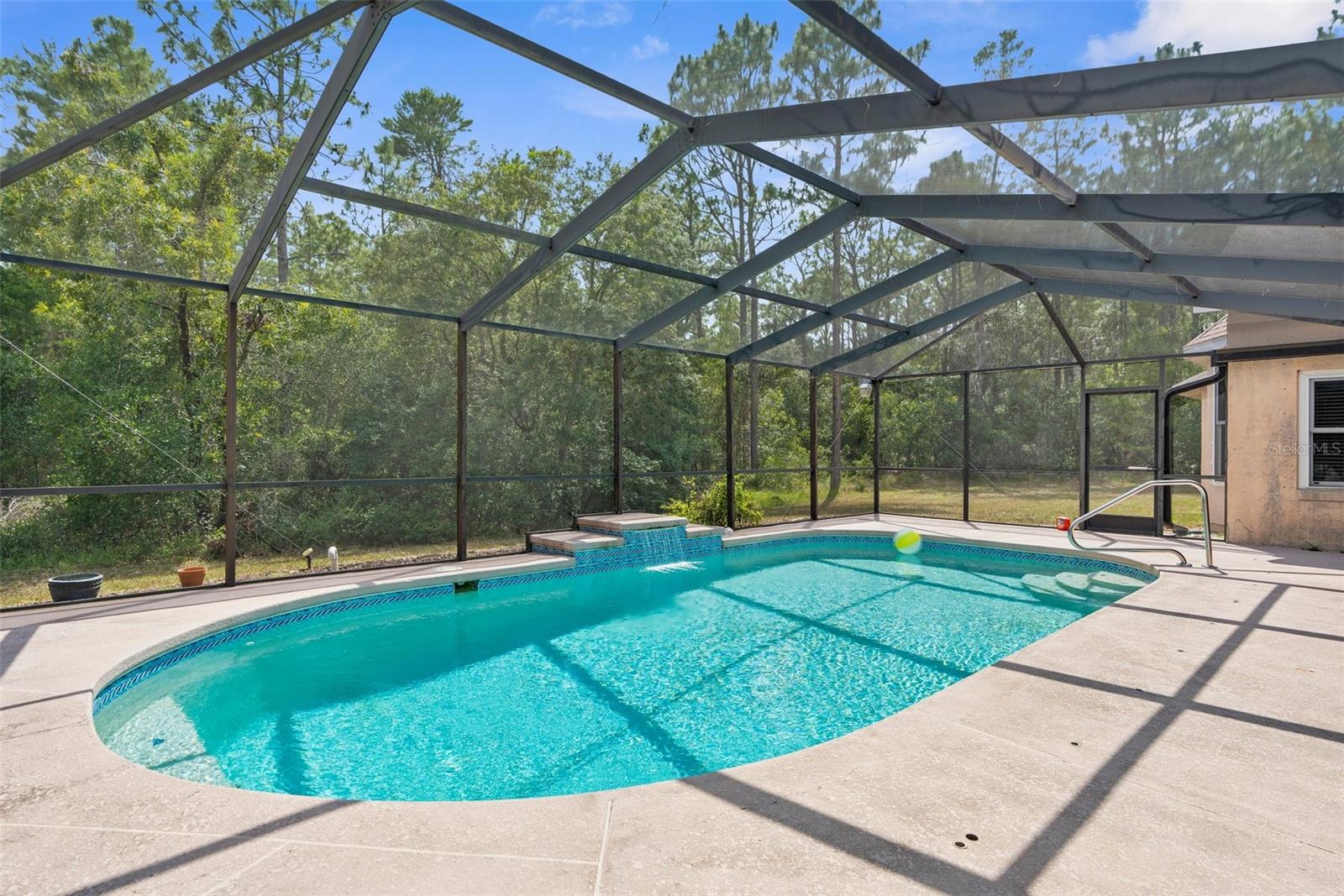 Listing photo id 30 for 8518 Linwood Loop
