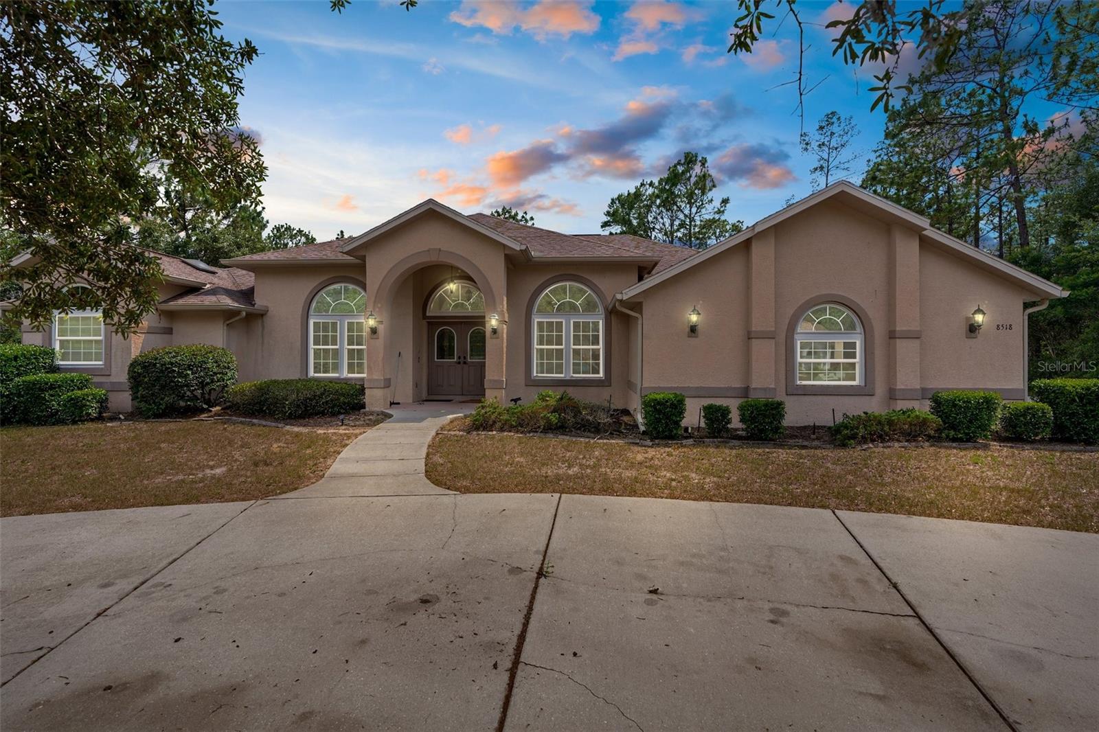 Listing photo id 35 for 8518 Linwood Loop